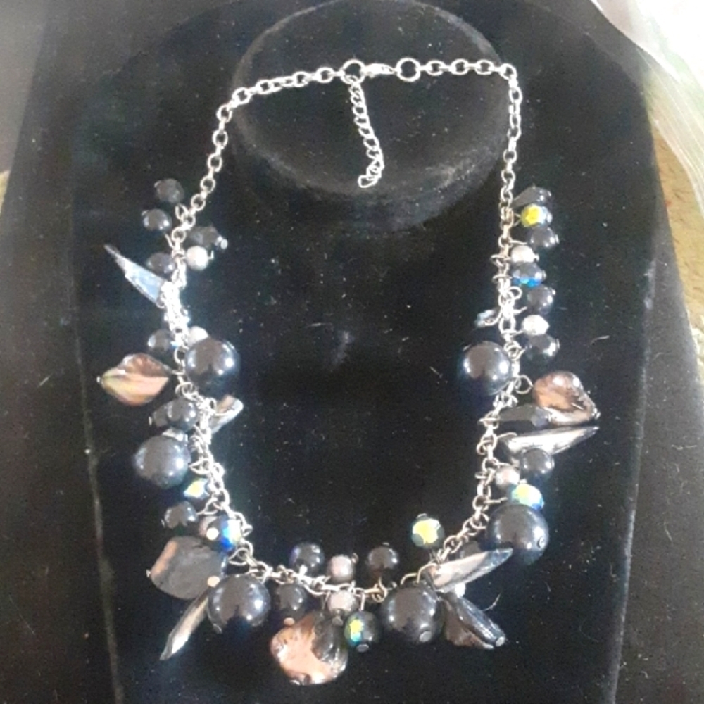 Elegant Black and Silver Tone Necklace